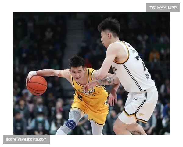 李弘权替补正负值达+21 9分11篮板成逆转关键奇兵 李弘权替补正负值达+21 9分11篮板成逆转关键奇兵